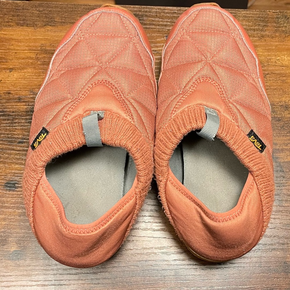 TEVA Reember Shoes (sz. 7)